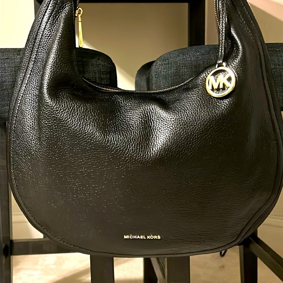 Michael Kors Lydia Large Black Hobo, EUC - Picture 1 of 12